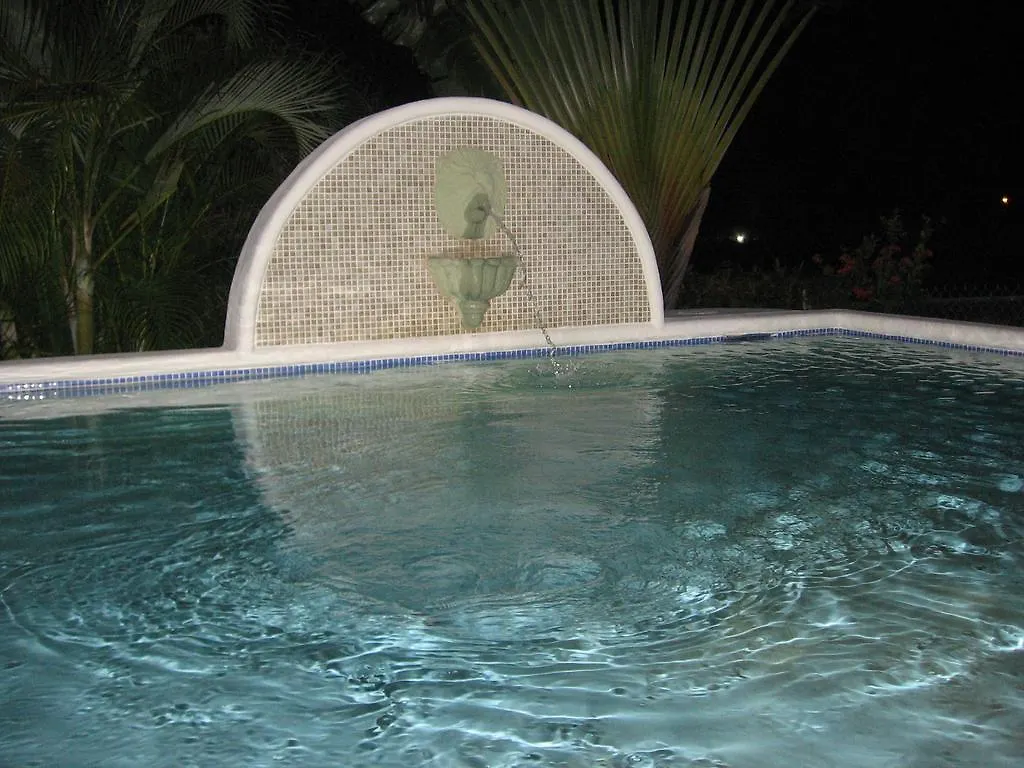 Annwin Apartment Saint James Barbados