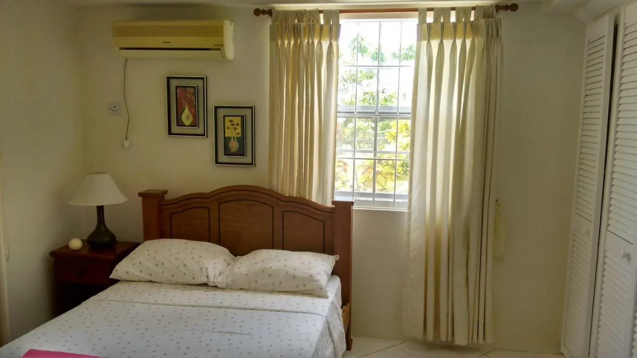 Annwin Apartment Saint James Barbados